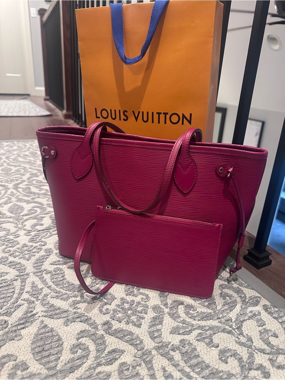 Louis Vuitton Fushia Epi never full Tote pm size - RARE - Picture 4 of 7